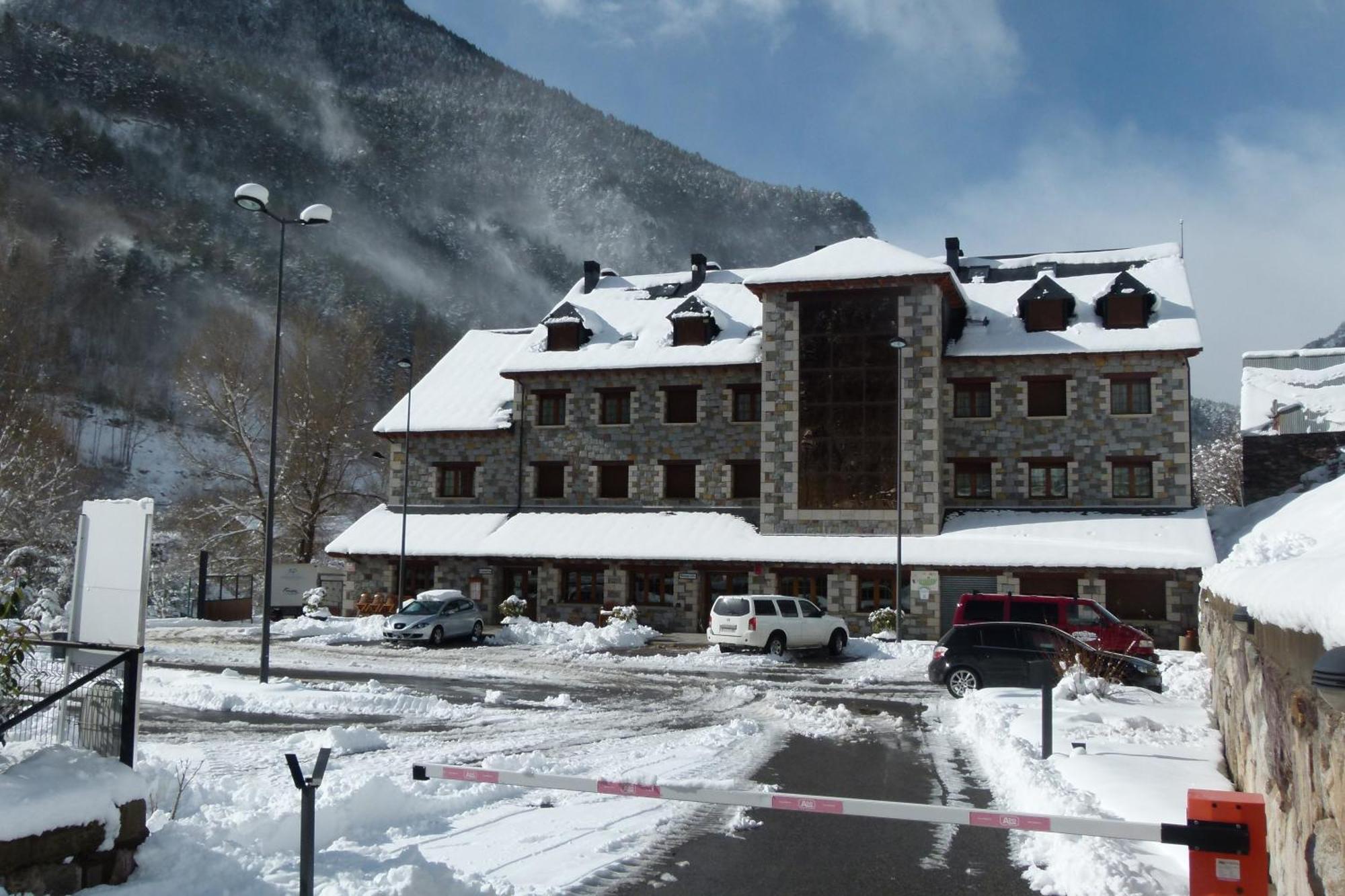 Complejo Turistico Bielsa Hotel Y Camping Exterior foto