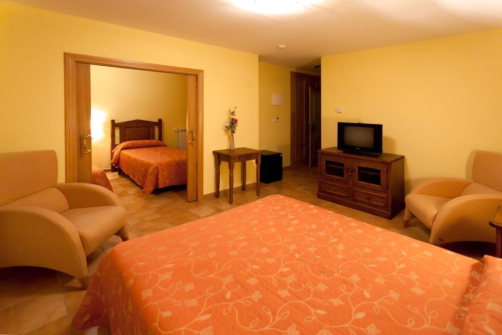 Complejo Turistico Bielsa Hotel Y Camping Zimmer foto