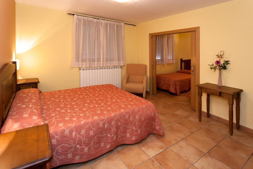 Complejo Turistico Bielsa Hotel Y Camping Zimmer foto